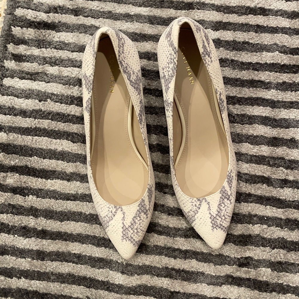 cole haan imitation snake white and grey size 8.5